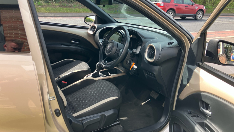 Toyota Aygo X 1.0 VVT-i Edge 5dr Auto Petrol Hatchback